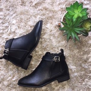 Boots Boohoo Boots flat Booties black size 9 NWOB